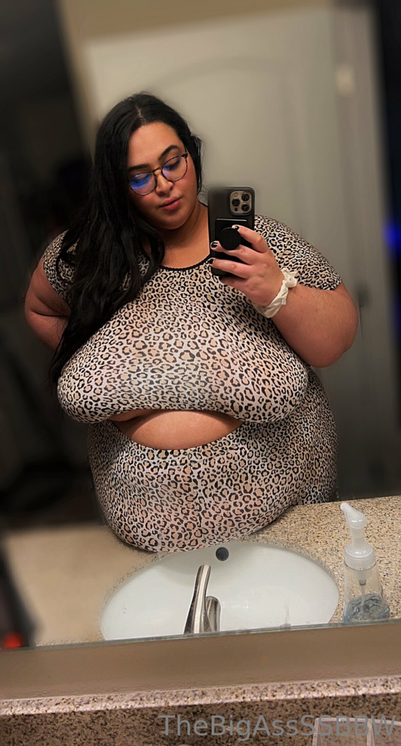 Photo by thebigassssbbw1 published on May 17,2023 03:49:01 - BestThots