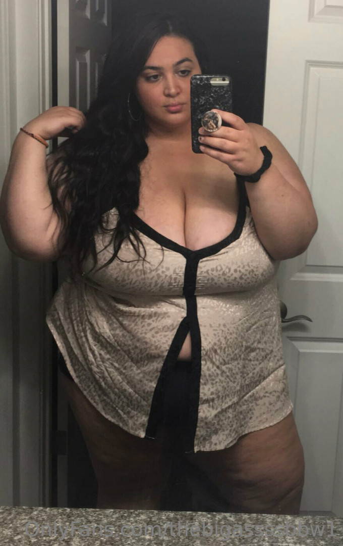 Photo by thebigassssbbw1 published on May 17,2023 03:50:06 - BestThots