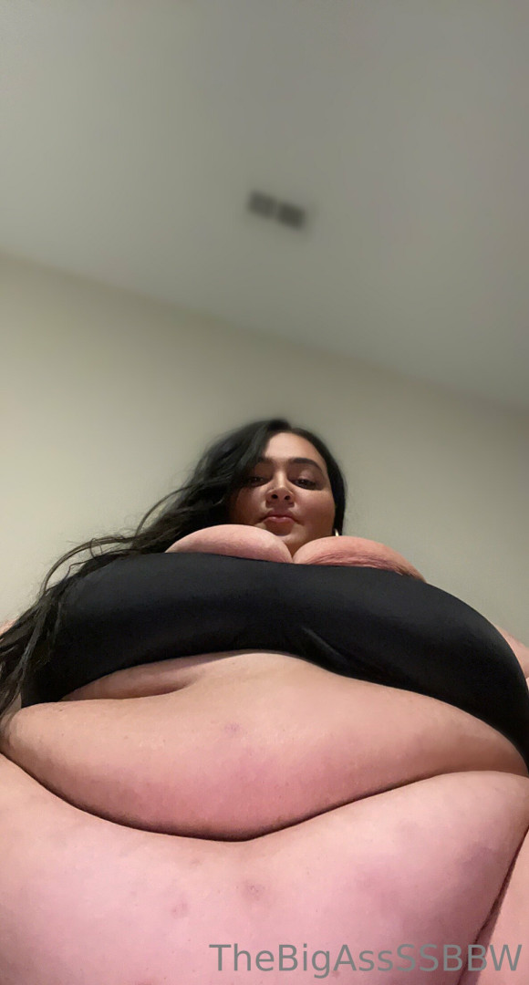 Photo by thebigassssbbw1 published on May 17,2023 03:50:09 - BestThots